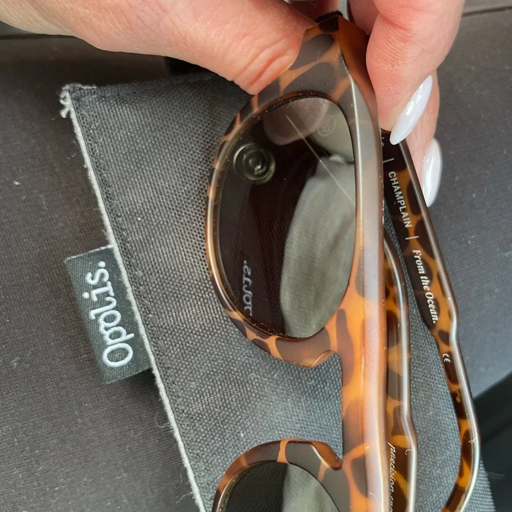 Tortoise Shell Sunglasses - Picture 3 of 4